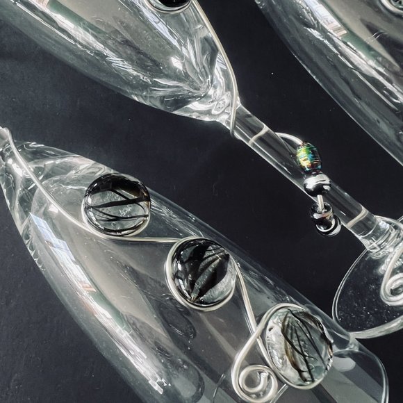 JEWEL DESIGNED Champagne Toasting Flutes Set of 4 - Picture 2 of 6